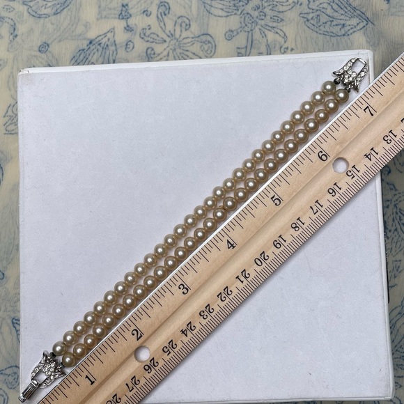 Trifari Double Strand Faux Pearl Beacelet - Picture 6 of 6